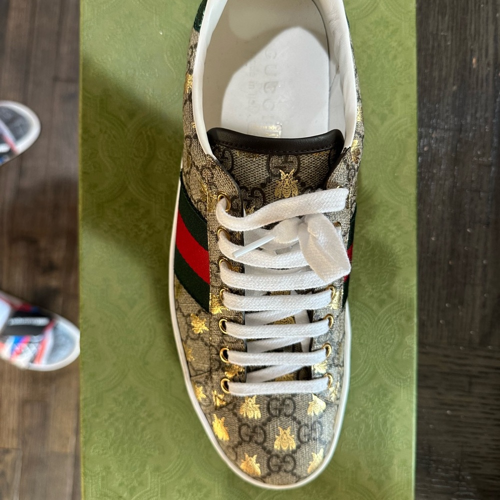 Gucci Logo Gucci Ace GG Supreme 'Bees size 8 EUC